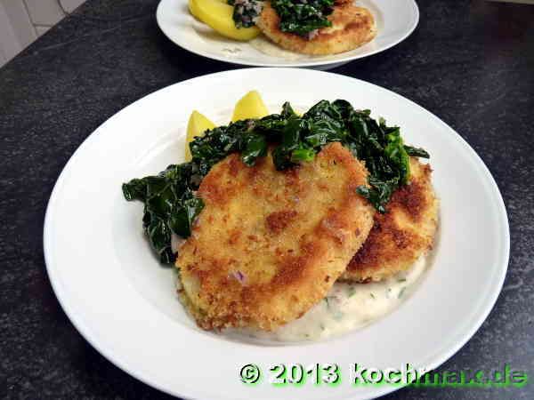 Sellerieschnitzel mit Spinat und Käsesauce