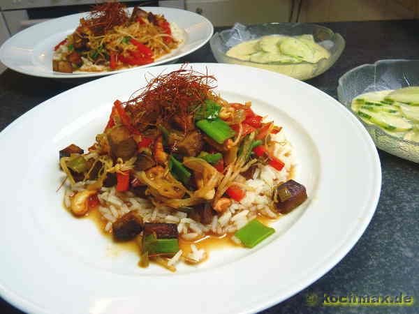 Gebratener Sherry-Tofu mit Cashewkernen mit Schuss