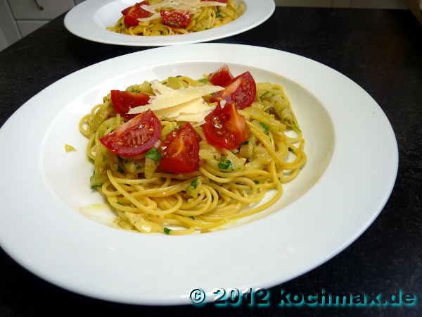 kochmax.de - Spaghetti mit Safrancreme, Fenchel und Pinienkernen
