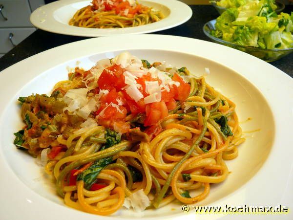 Spaghetti mit Gemüsesauce