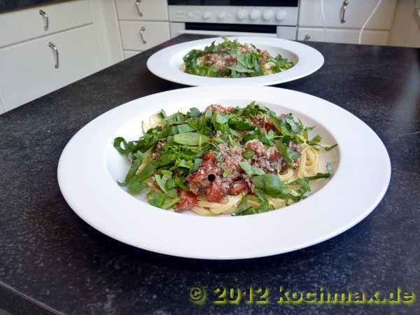 Spaghetti mit Tomaten und Olivenpaste