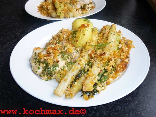 Spargel auf Fischfilets mit Haselnüssen