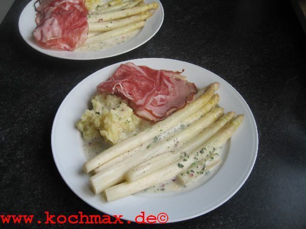 Spargel in der Folie mit Kerbelsauce