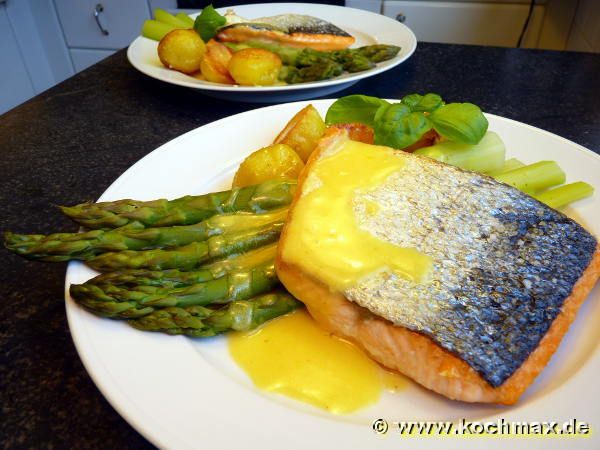 Grüner Spargel mit Zitrus-Hollandaise