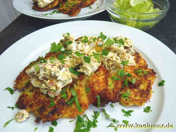 Steckrübenpuffer mit Ziegenkäse-Pinienkern-Dip