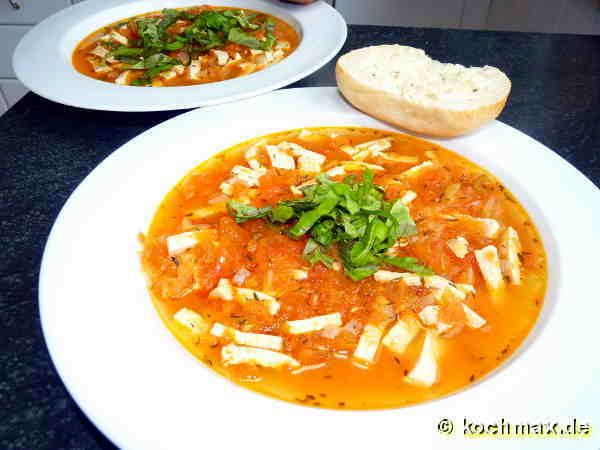 Tomatensuppe mit Tofustreifen