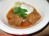 Zwiebelgulasch mit Paprika, Sauerkraut und frischem M ...